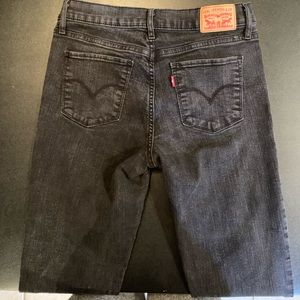 Women’s Levi’s skinny jeans